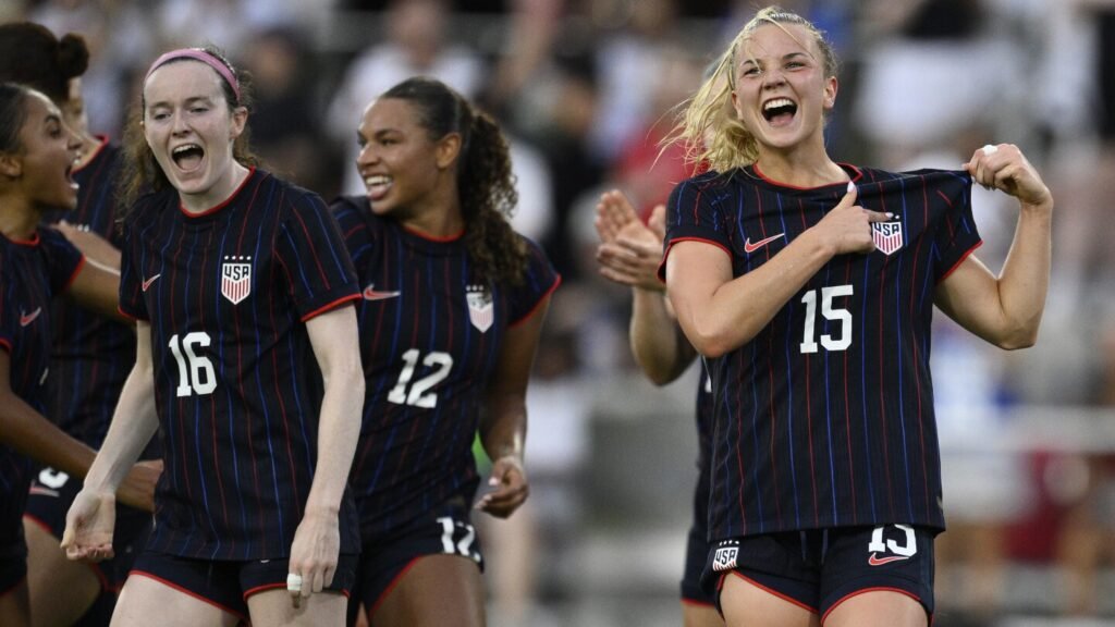 Claire Hutton scores first international goal to help the United States beat Canada 3-0