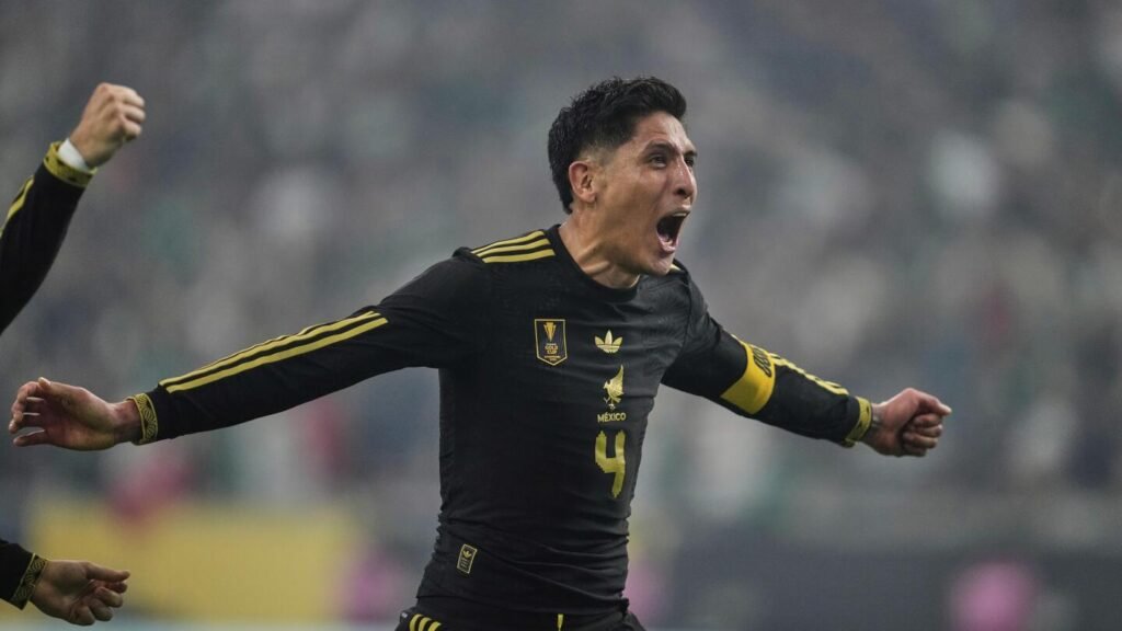 Edson Álvarez's tiebreaking goal gives Mexico 2-1 win over US for 10th Gold Cup title