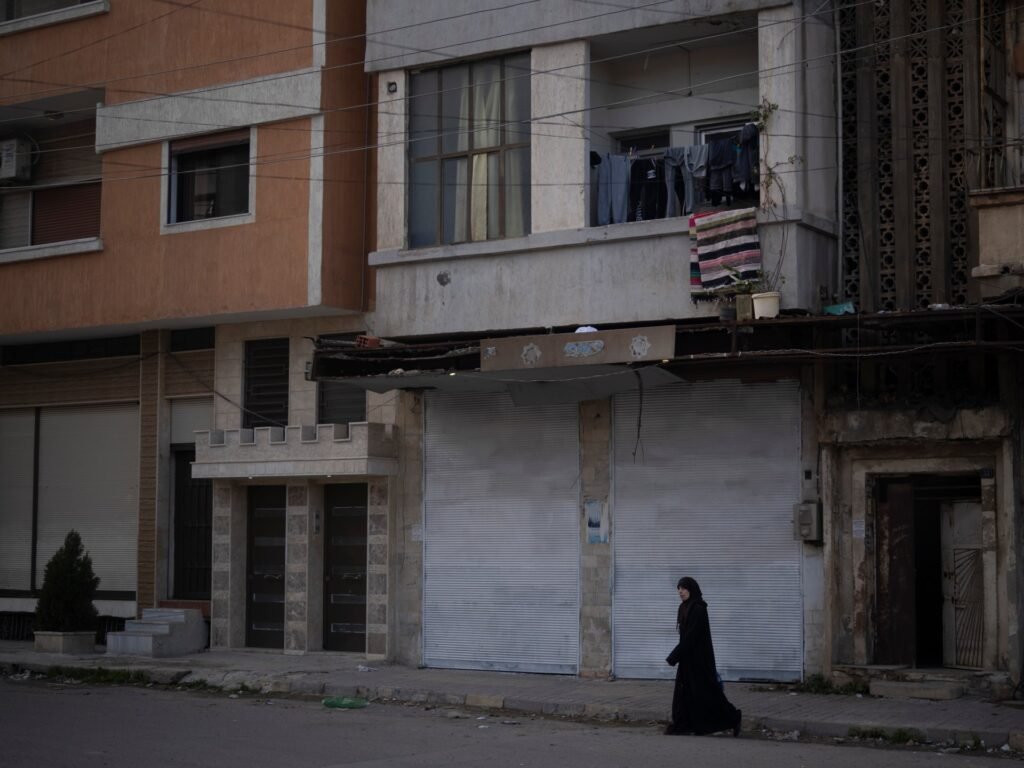 More than 1,400 killed in sectarian violence in coastal Syria, report finds