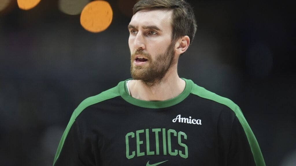 NBA free agency opens with Spurs, Rockets, Hawks, Magic and Mavs among those making early moves