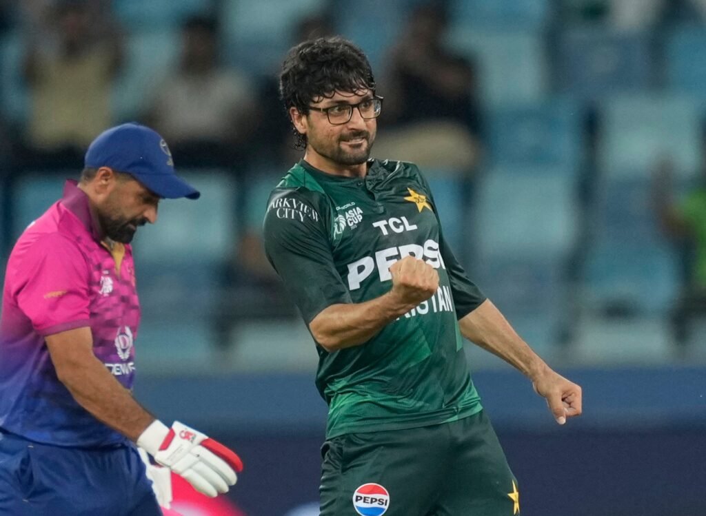 Asia Cup: Pakistan beat UAE to enter Super Fours; face India on Sunday