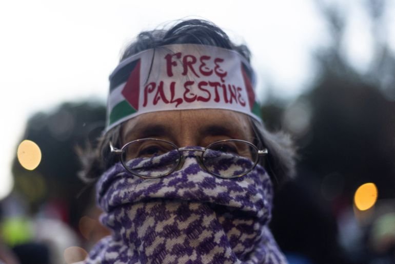 A pro-Palestinian demonstrator takes part in a march during a rally in solidarity with the Global Sumud Flotilla and Gaza, in Mexico City, Mexico, October 1, 2025. REUTERS/Quetzalli Nicte-Ha