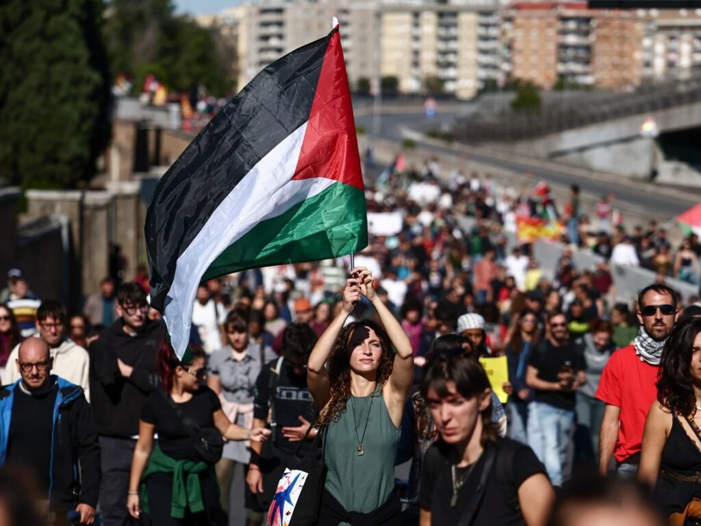 Pressure mounts on Meloni’s gov’t as Gaza protests paralyse Italy