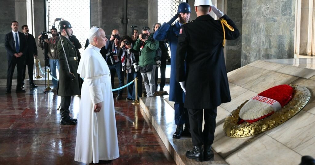 Pope Leo begins first foreign trip as Catholic leader in Turkiye, Lebanon