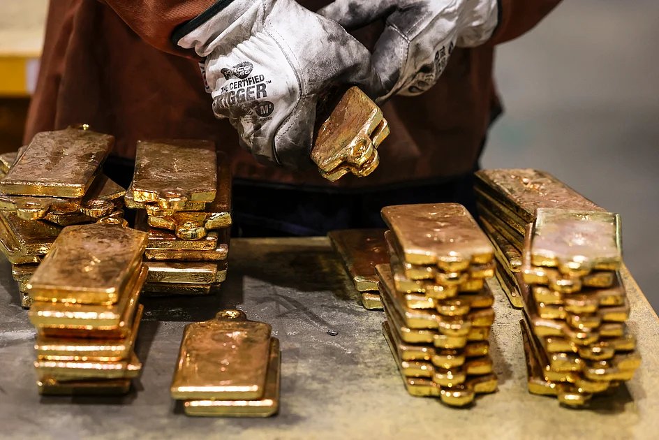 Gold set for stellar run in as investors seek safe havens, stronger returns Gold set for stellar run in as investors seek safe havens, stronger returns