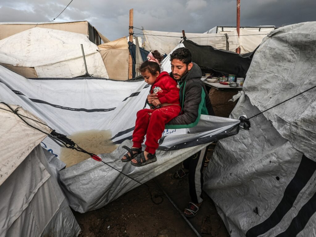 At least 5 die in Gaza collapsed buildings, more deaths from extreme cold