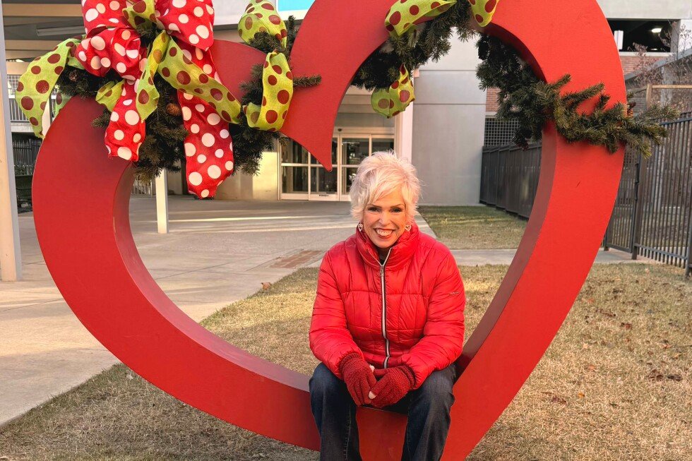 Women suffer heart attacks too. Understanding risks, symptoms and how to save yourself Women suffer heart attacks too. Understanding risks, symptoms and how to save yourself