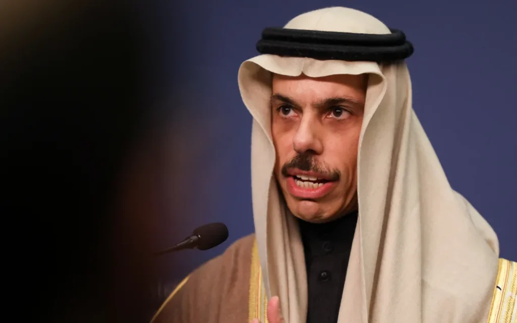 Saudi Arabia Warns Iran of Retaliation as Gulf War Escalates