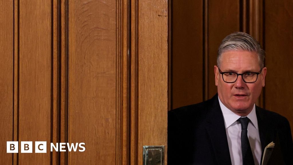 Henry Zeffman: Keir Starmer fights back for nowThe prime minister told the Cabinet a leadership contest had not been triggered, and that he wouldn't be resigning.58 mins agoPolitics