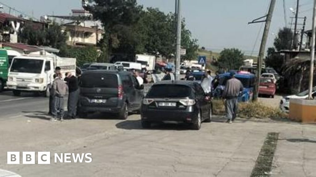 Gunman kills four and injures eight in Turkey, media reports sayA huge police manhunt is now under way after the shootings in southern Turkey.3 hrs agoWorld Gunman kills four and injures eight in Turkey, media reports sayA huge police manhunt is now under way after the shootings in southern Turkey.3 hrs agoWorld
