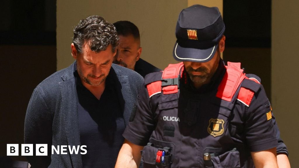 Son of Mango boss arrested over father's fatal fall from cliffIsak, 71, died in December 2024 after falling from a ravine while walking in the Montserrat mountains near Barcelona.1 hr agoEurope Son of Mango boss arrested over father's fatal fall from cliffIsak, 71, died in December 2024 after falling from a ravine while walking in the Montserrat mountains near Barcelona.1 hr agoEurope