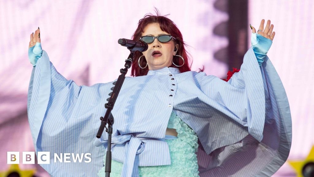 CMAT shares 'deep sadness' over body-shaming abuse after Radio 1 Big Weekend setThe Irish singer says she has experienced a "difficult" few days after performing at the music festival.3 hrs agoNewsbeat CMAT shares 'deep sadness' over body-shaming abuse after Radio 1 Big Weekend setThe Irish singer says she has experienced a "difficult" few days after performing at the music festival.3 hrs agoNewsbeat