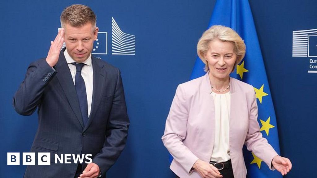 EU hails Hungary's 'wind of change' and unlocks €16.4bn for new PM MagyarThe deal is a significant boost for Hungary's leader, who has been in office for less than three weeks.3 hrs agoEurope EU hails Hungary's 'wind of change' and unlocks €16.4bn for new PM MagyarThe deal is a significant boost for Hungary's leader, who has been in office for less than three weeks.3 hrs agoEurope