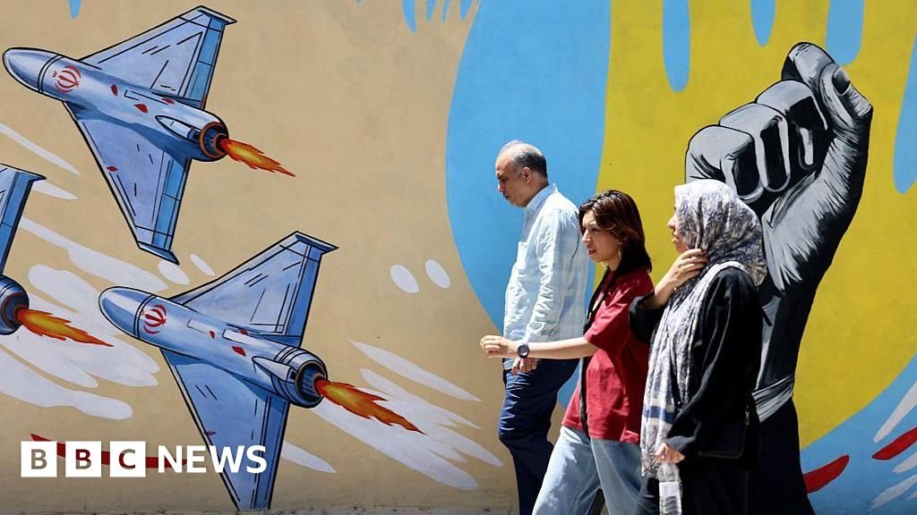 Bowen: Trump needs this war to end but Iran is not backing downUnder pressure from the polls and Gulf allies, the White House is pushing for a deal but Iran wants concessions, writes BBC's international editor.2 hrs agoMiddle East Bowen: Trump needs this war to end but Iran is not backing downUnder pressure from the polls and Gulf allies, the White House is pushing for a deal but Iran wants concessions, writes BBC's international editor.2 hrs agoMiddle East