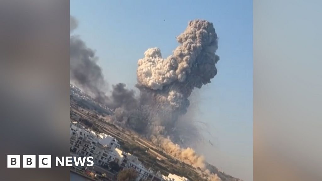 Watch: Explosion at fireworks factory in MaltaTwo men were injured in the explosion and were taken to hospital with minor injuries.2 hrs agoEurope Watch: Explosion at fireworks factory in MaltaTwo men were injured in the explosion and were taken to hospital with minor injuries.2 hrs agoEurope