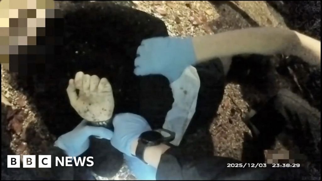 Police bodycam shows officers handcuffing Henry Nowak as he lay dyingHenry Nowak was handcuffed after his killer Vickrum Digwa lied and claimed he was racially abused by the teen.1 hr agoHampshire & Isle of Wight Police bodycam shows officers handcuffing Henry Nowak as he lay dyingHenry Nowak was handcuffed after his killer Vickrum Digwa lied and claimed he was racially abused by the teen.1 hr agoHampshire & Isle of Wight