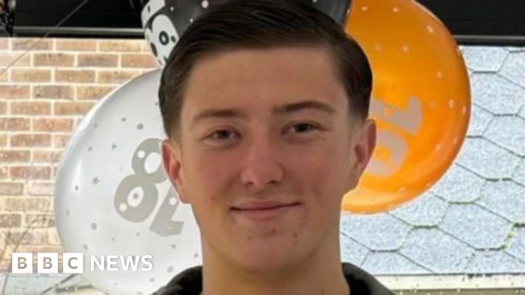 What we know about how UK student's murder unfoldedThe student was 18 when he was stabbed by 23-year-old Vickrum Digwa in Southampton in December 2025.7 hrs agoHampshire & Isle of Wight What we know about how UK student's murder unfoldedThe student was 18 when he was stabbed by 23-year-old Vickrum Digwa in Southampton in December 2025.7 hrs agoHampshire & Isle of Wight