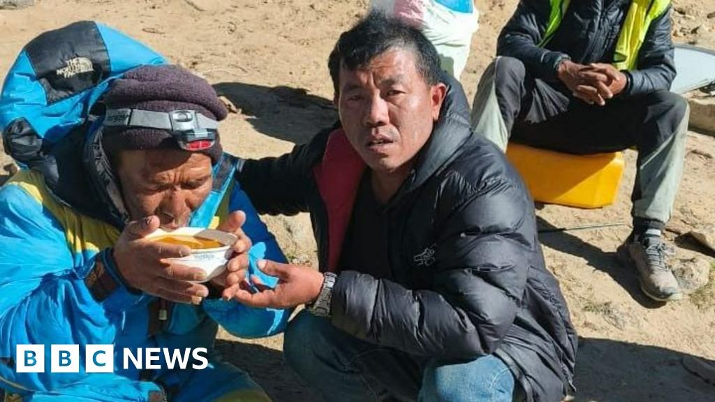 Everest guide survived six-day ordeal by eating chocolate and 'chewing ice'Dawa Sherpa was spotted alive by a cleaning crew as he slid slowly down the world's tallest mountain and spoke to the BBC from hospital.2 hrs agoAsia Everest guide survived six-day ordeal by eating chocolate and 'chewing ice'Dawa Sherpa was spotted alive by a cleaning crew as he slid slowly down the world's tallest mountain and spoke to the BBC from hospital.2 hrs agoAsia