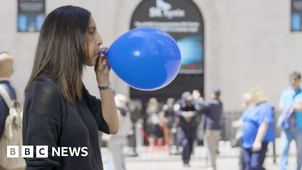 Is there an AI stock market bubble, and is it ready to burst?Despite the Iran war, inflation and debt fears, US markets keep hitting record highs, fueled largely by AI. BBC's Samira Hussain looks into whether that bubble will burst.19 hrs agoUS & Canada Is there an AI stock market bubble, and is it ready to burst?Despite the Iran war, inflation and debt fears, US markets keep hitting record highs, fueled largely by AI. BBC's Samira Hussain looks into whether that bubble will burst.19 hrs agoUS & Canada