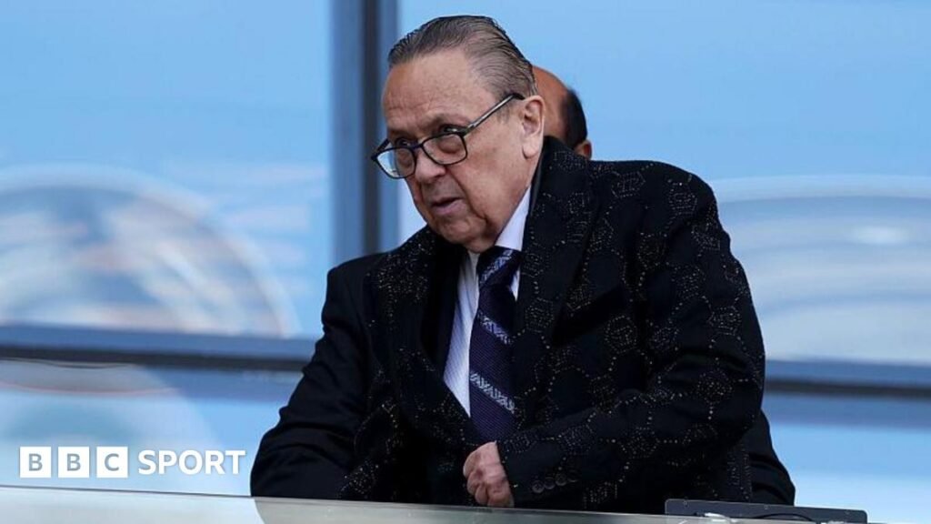 Sullivan steps down at West Ham in wake of allegationsWest Ham United co-owner David Sullivan steps down as joint chairman of the club with immediate effect following a joint investigation by BBC Panorama and the Times newspaper into his behaviour.2 hrs agoWest Ham