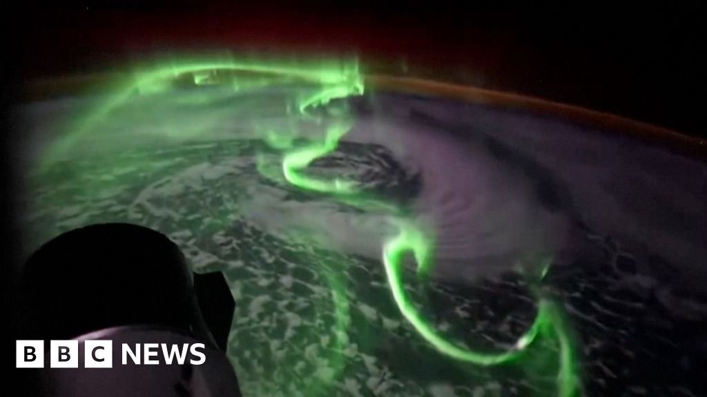 Watch: Southern Lights timelapse filmed from spaceThis occurrence of aurora australis, or Southern Lights, was captured by NASA astronaut Jessica Meir.4 hrs agoScience & Environment Watch: Southern Lights timelapse filmed from spaceThis occurrence of aurora australis, or Southern Lights, was captured by NASA astronaut Jessica Meir.4 hrs agoScience & Environment