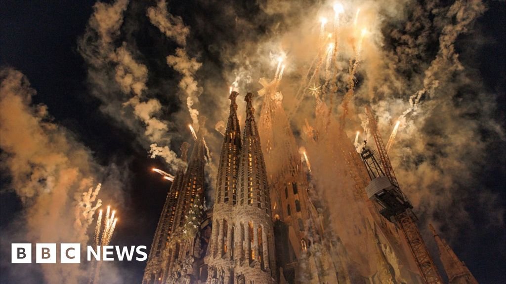 Fireworks illuminate Barcelona's Sagrada Família during Pope visitPope Leo XIV says Barcelona's iconic Sagrada Família is a masterpiece of "stones, colours and light" during his visit to Spain.3 hrs agoEurope Fireworks illuminate Barcelona's Sagrada Família during Pope visitPope Leo XIV says Barcelona's iconic Sagrada Família is a masterpiece of "stones, colours and light" during his visit to Spain.3 hrs agoEurope