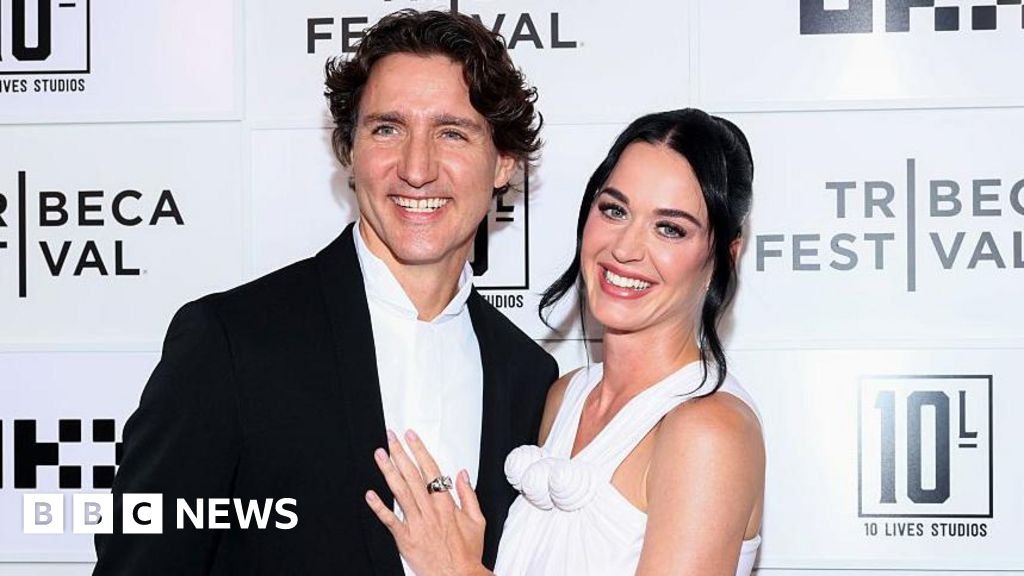 'Boyfriend duties call,' Trudeau says after skipping Canada match to watch PerryCameras caught Perry running off stage to greet the former Canadian leader with a kiss.5 hrs agoUS & Canada 'Boyfriend duties call,' Trudeau says after skipping Canada match to watch PerryCameras caught Perry running off stage to greet the former Canadian leader with a kiss.5 hrs agoUS & Canada
