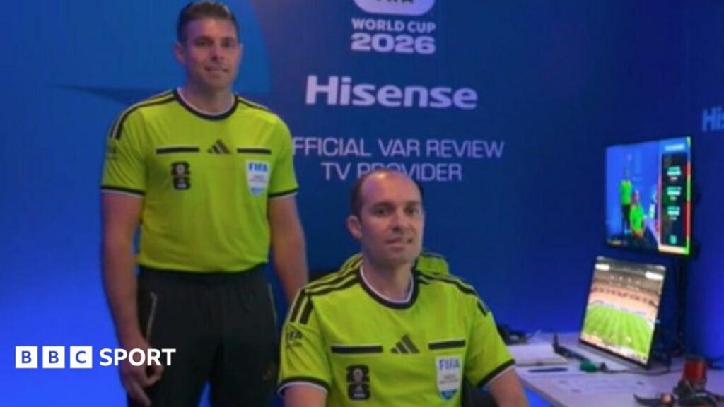VAR official says hand gesture was 'involuntary, subconscious twitch'Video assistant referee Shaun Evans has denied "intentionally" making a hand gesture "to communicate a message, affiliation, game or belief of any kind".3 hrs agoWorld Cup
