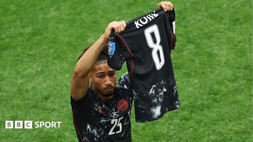 LIVEQatar down to nine men as Canada hit four but lose Kone to serious-looking injuryListen to BBC Radio 5 Live commentary and follow text updates as Canada take on Qatar in Group B of the 2026 FIFA World Cup.