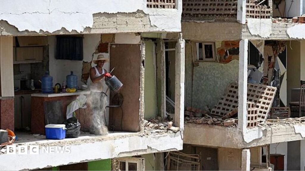LIVERescuers 'pulling people out with their bare hands' as Venezuela earthquakes kill 920International rescue teams are on the ground helping to search for survivors, with one video showing children being saved from a damaged building.