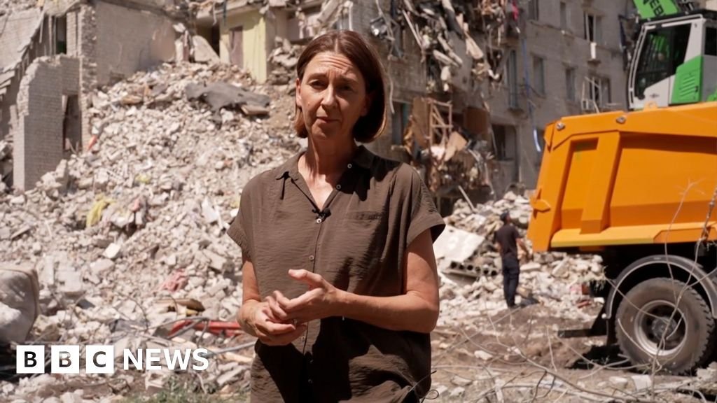 Watch: BBC at site of deadly Russian attack on Kyiv flatsSarah Rainsford reports from the completely destroyed nine-storey block of flats in Ukraine's capital.
18 mins ago Watch: BBC at site of deadly Russian attack on Kyiv flatsSarah Rainsford reports from the completely destroyed nine-storey block of flats in Ukraine's capital.
18 mins ago