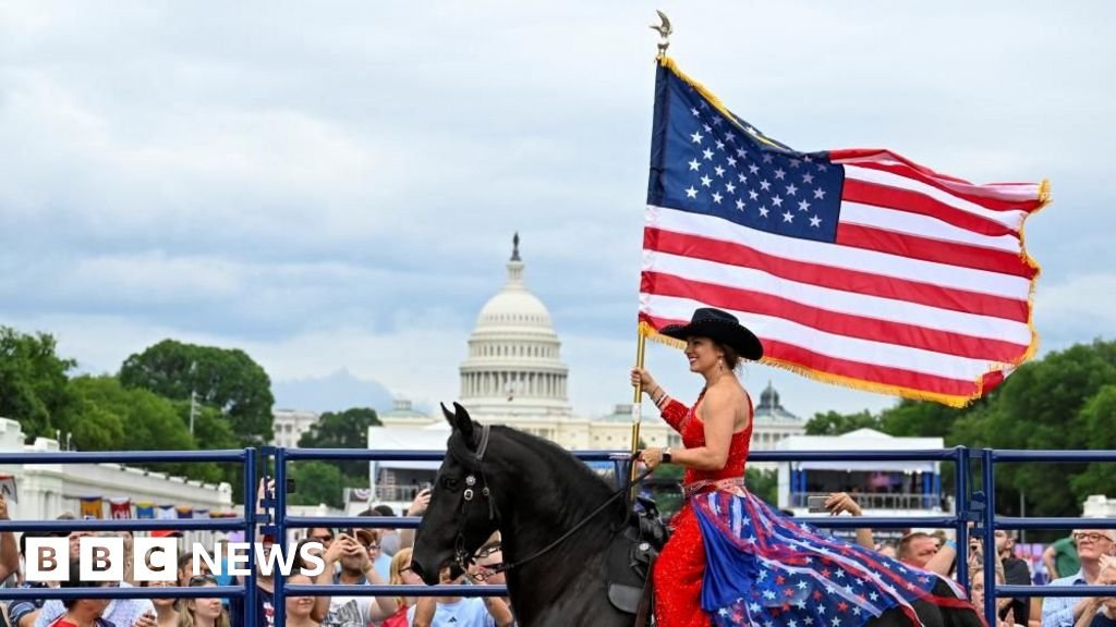 Fireworks, flyovers and a 'really long' Trump speech ahead as US celebrates 250thThe celebrations in the US capital will feature 850,000 fireworks, a "really long" speech from the president and scorching temperatures.44 mins agoUS & Canada Fireworks, flyovers and a 'really long' Trump speech ahead as US celebrates 250thThe celebrations in the US capital will feature 850,000 fireworks, a "really long" speech from the president and scorching temperatures.44 mins agoUS & Canada