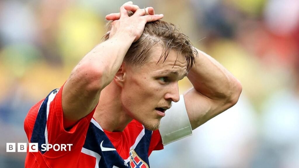 LIVEGuimaraes misses VAR-awarded penalty for Brazil against Norway in last 16Follow live text updates and BBC Radio 5 Live commentary as Brazil face Norway in the World Cup last 16. LIVEGuimaraes misses VAR-awarded penalty for Brazil against Norway in last 16Follow live text updates and BBC Radio 5 Live commentary as Brazil face Norway in the World Cup last 16.