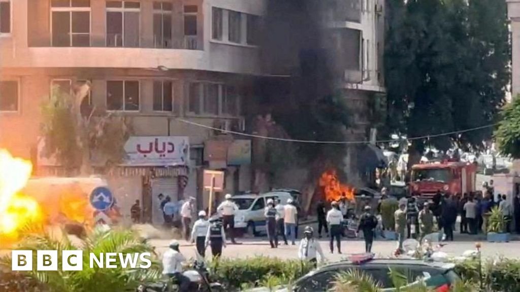 Explosions injure 18 in Damascus during Macron's visitAs reports of the blasts came in, state television said the Syrian president had welcomed Macron at the presidential palace.45 mins agoWorld Explosions injure 18 in Damascus during Macron's visitAs reports of the blasts came in, state television said the Syrian president had welcomed Macron at the presidential palace.45 mins agoWorld