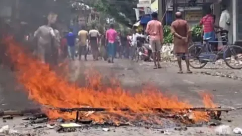 PTI Baruipur engulfed in flames after the girl's body was recovered