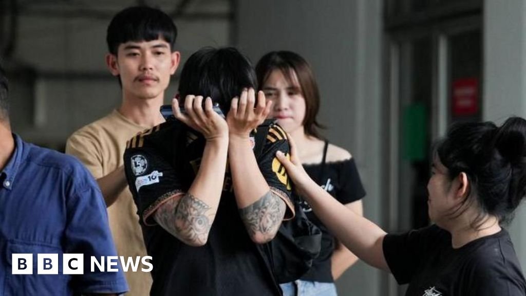 At least 28 killed, 25 critically injured after fire engulfs Bangkok barFirefighters arrived at the scene in the Chatuchak district to find patrons running through flames to escape.59 mins agoAsia At least 28 killed, 25 critically injured after fire engulfs Bangkok barFirefighters arrived at the scene in the Chatuchak district to find patrons running through flames to escape.59 mins agoAsia
