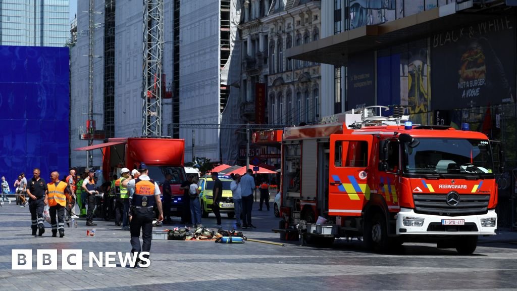 Several found dead in lift shaft after fire in central Brussels buildingAt least six people are missing after the fire at the Oxy tower in the city centre, officials say.1 hr agoEurope Several found dead in lift shaft after fire in central Brussels buildingAt least six people are missing after the fire at the Oxy tower in the city centre, officials say.1 hr agoEurope
