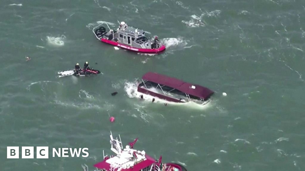 One dead and three missing after boat sinks near AlcatrazWitnesses reported seeing a boat in rough seas which began to take on water and was turned over, authorities say. 57 mins agoUS & Canada One dead and three missing after boat sinks near AlcatrazWitnesses reported seeing a boat in rough seas which began to take on water and was turned over, authorities say. 57 mins agoUS & Canada
