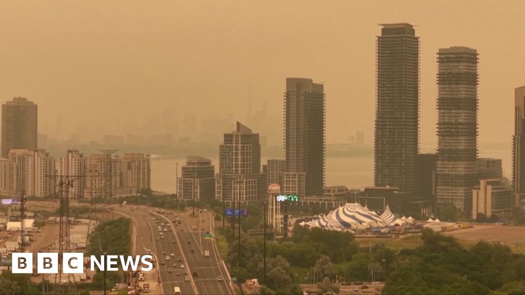 Orange haze from Canada wildfires seen in Ontario and northern USThere are currently 838 wildfires actively burning across the country, according to the Canadian Interagency Forest Fire Centre.11 hrs agoUS & Canada Orange haze from Canada wildfires seen in Ontario and northern USThere are currently 838 wildfires actively burning across the country, according to the Canadian Interagency Forest Fire Centre.11 hrs agoUS & Canada