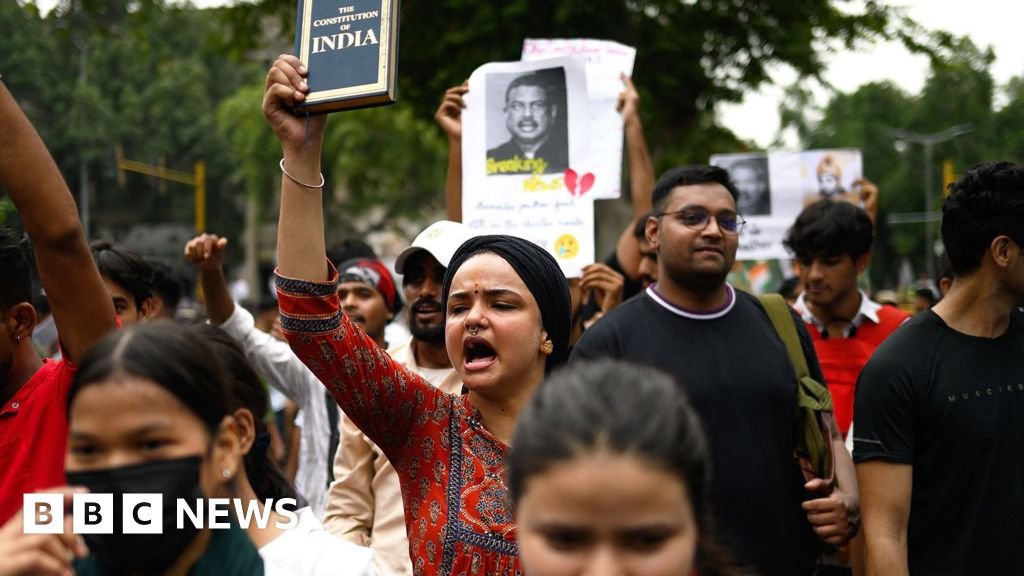 Police block thousands of 'cockroach' protesters marching on India's parliamentSome protesters demanding education reforms said they were injured in clashes with police who banned the march. 33 mins agoAsia Police block thousands of 'cockroach' protesters marching on India's parliamentSome protesters demanding education reforms said they were injured in clashes with police who banned the march. 33 mins agoAsia