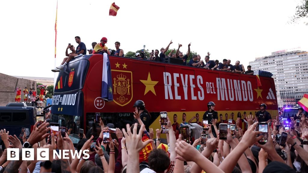 Watch: Spain World Cup champions receive royal welcome in MadridAfter meeting the royal family, the squad boarded an open-top bus for a victory parade through the capital city, where nearly two million fans lined the streets.4 hrs agoWorld Watch: Spain World Cup champions receive royal welcome in MadridAfter meeting the royal family, the squad boarded an open-top bus for a victory parade through the capital city, where nearly two million fans lined the streets.4 hrs agoWorld