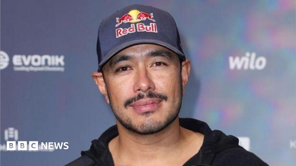 LIVERenowned climber Nirmal Purja among 10 feared missing after Pakistan avalancheThe avalanche occured in Pakistan's Broad Peak, one of the world's highest mountains.