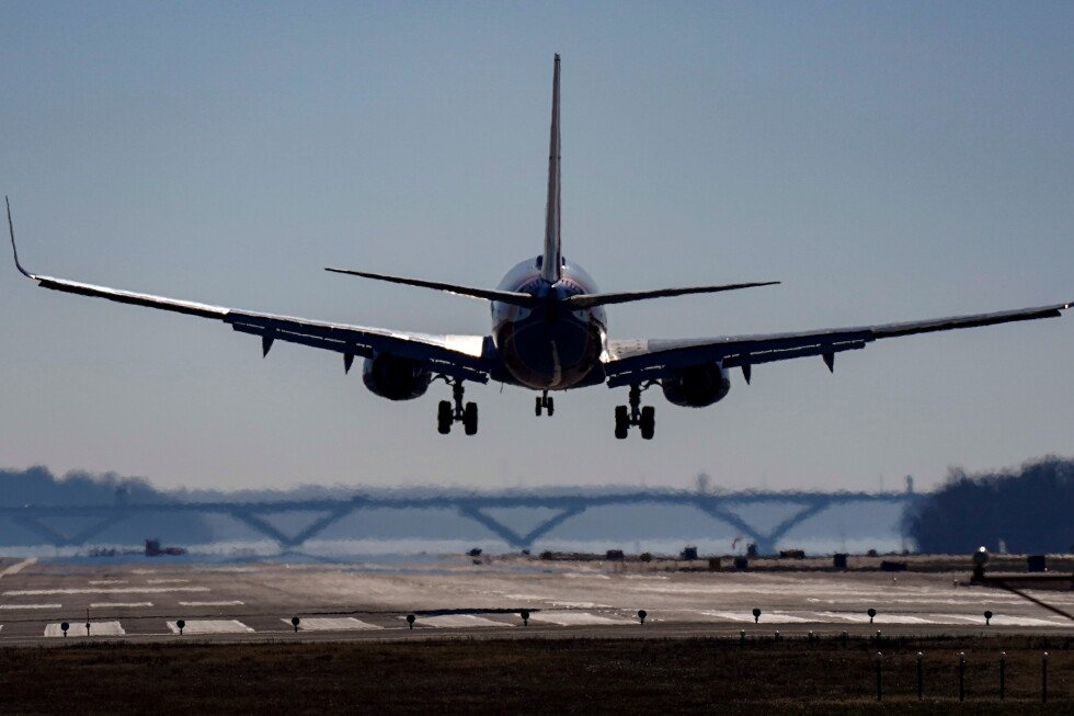 Jetting off for a summer vacation? How to eat and drink to minimize jet lag Jetting off for a summer vacation? How to eat and drink to minimize jet lag