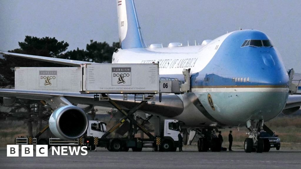 Trump hidden in catering truck in secret plane swap over Iran threat, reports sayThe US president was moved from the old Air Force One to a military plane as he left a Nato summit in Turkey last month, US media say.16 mins agoWorld Trump hidden in catering truck in secret plane swap over Iran threat, reports sayThe US president was moved from the old Air Force One to a military plane as he left a Nato summit in Turkey last month, US media say.16 mins agoWorld