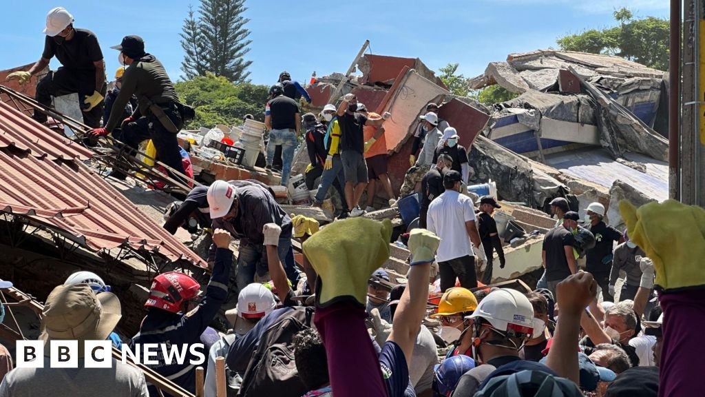 Anguish of Colombian brother at rubble of building being searched for earthquake survivorsBBC Mundo has gone to the site of Torres del Limonar, a collapsed building in Cali where rescue workers fight to free survivors. 2 hrs agoLatin America Anguish of Colombian brother at rubble of building being searched for earthquake survivorsBBC Mundo has gone to the site of Torres del Limonar, a collapsed building in Cali where rescue workers fight to free survivors. 2 hrs agoLatin America