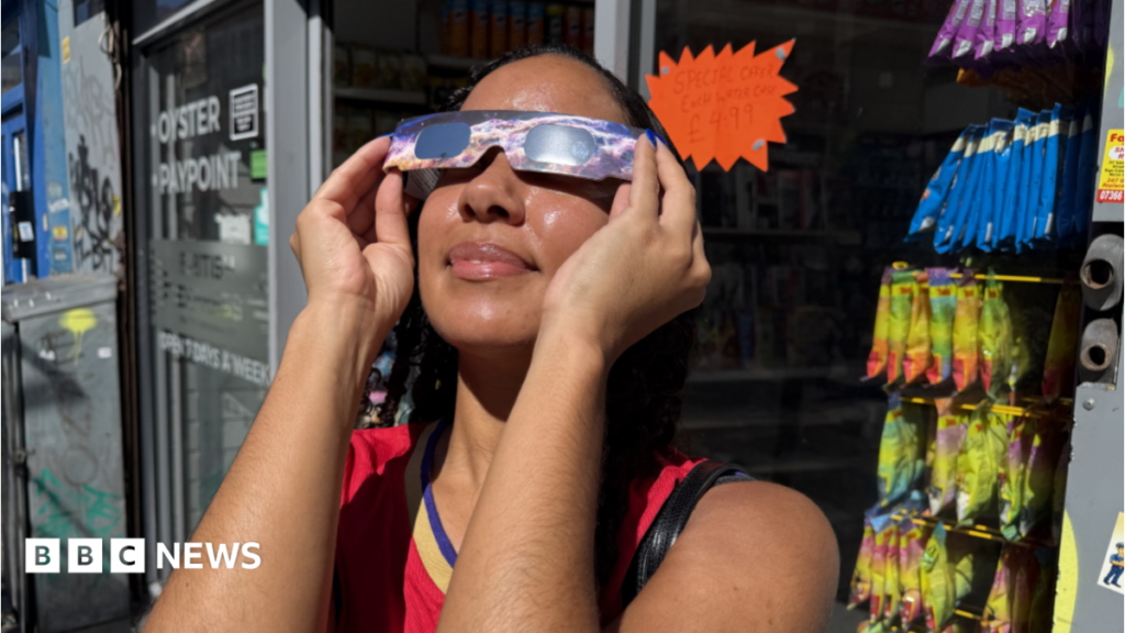 LIVEUK and Europe get ready for once-in-a-generation solar eclipseThe Moon will block out more than 90% of the Sun in the UK from around 18:00 BST, while parts of Iceland and Spain will witness a rare total eclipse.