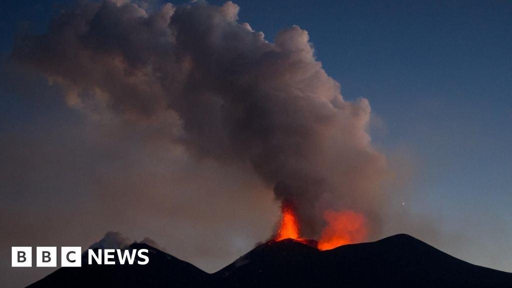 US hiker dies after being struck by lightning on Mount EtnaThe 30-year-old was on the active volcano when a thunderstorm developed, local media report.3 hrs agoEurope US hiker dies after being struck by lightning on Mount EtnaThe 30-year-old was on the active volcano when a thunderstorm developed, local media report.3 hrs agoEurope