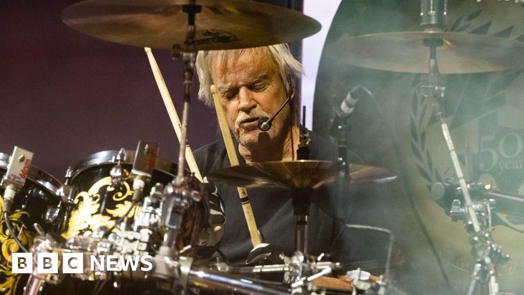 ZZ Top drummer Frank Beard dies aged 77A statement on the blues-rock band's website said he died on Monday in hospice 42 mins agoUS & Canada ZZ Top drummer Frank Beard dies aged 77A statement on the blues-rock band's website said he died on Monday in hospice 42 mins agoUS & Canada