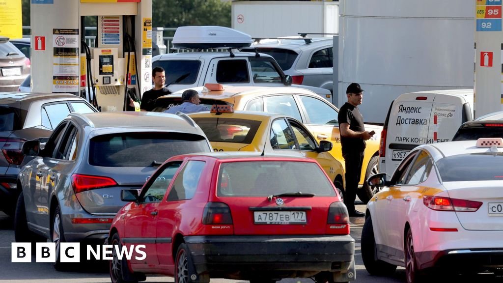 Steve Rosenberg: Shortage of petrol but not patriotism as Russians feel growing impact of warDrivers are waiting hours in fuel queues, as Moscow prepares to celebrate Russian Flag Day.7 hrs agoEurope Steve Rosenberg: Shortage of petrol but not patriotism as Russians feel growing impact of warDrivers are waiting hours in fuel queues, as Moscow prepares to celebrate Russian Flag Day.7 hrs agoEurope