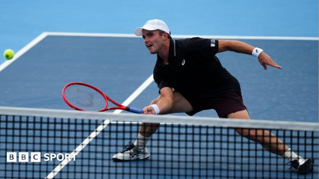 GB's Fery beaten in his first ATP Tour finalArthur Fery misses out on his first ATP Tour title with a straight-set defeat by Ignacio Buse in the final of the Winston-Salem Open.5 hrs agoTennis
